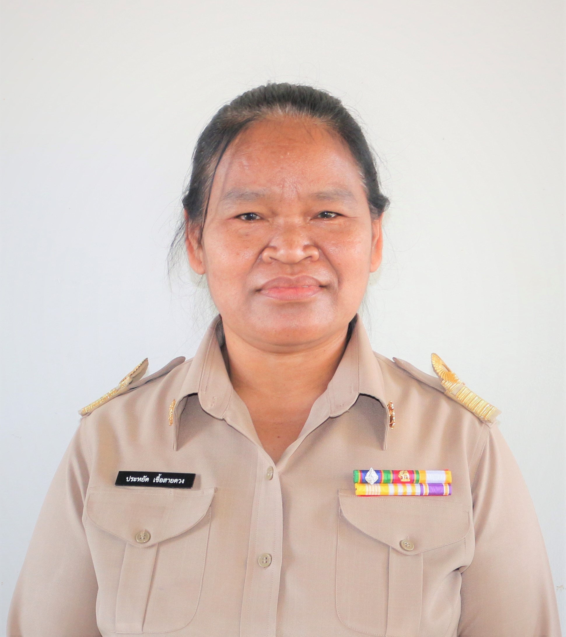 นางสาวประหยัด    เชื้อสายดวง