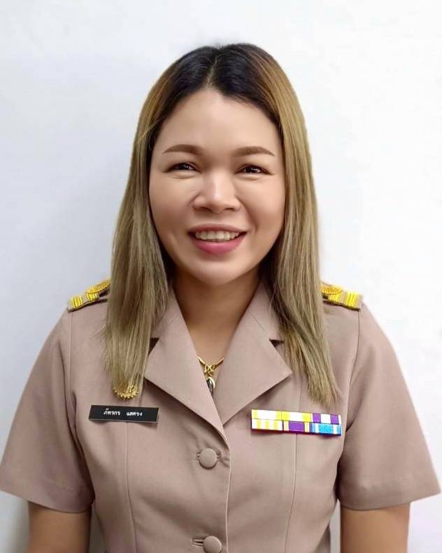 นางสาวภัทรกร    แลตรง