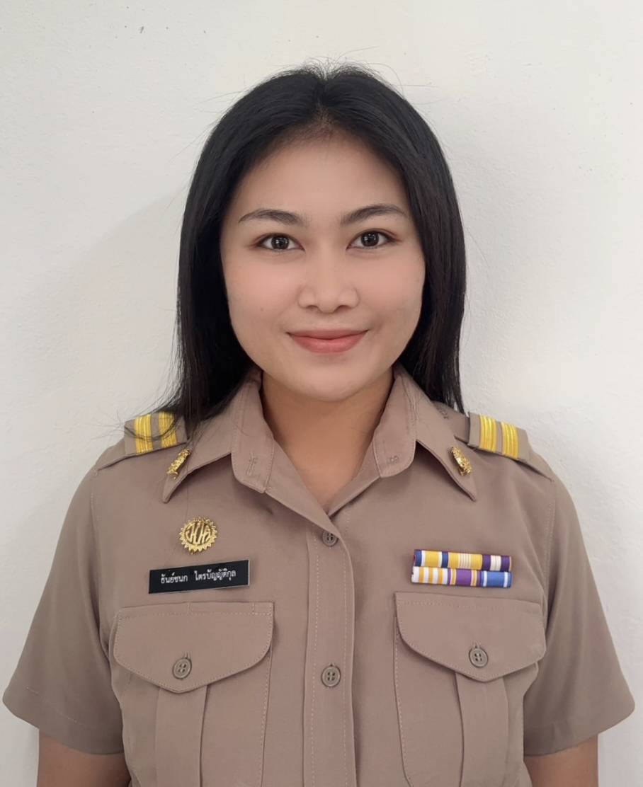 นางสาวธันย์ชนก ไตรบัญญัติกุล