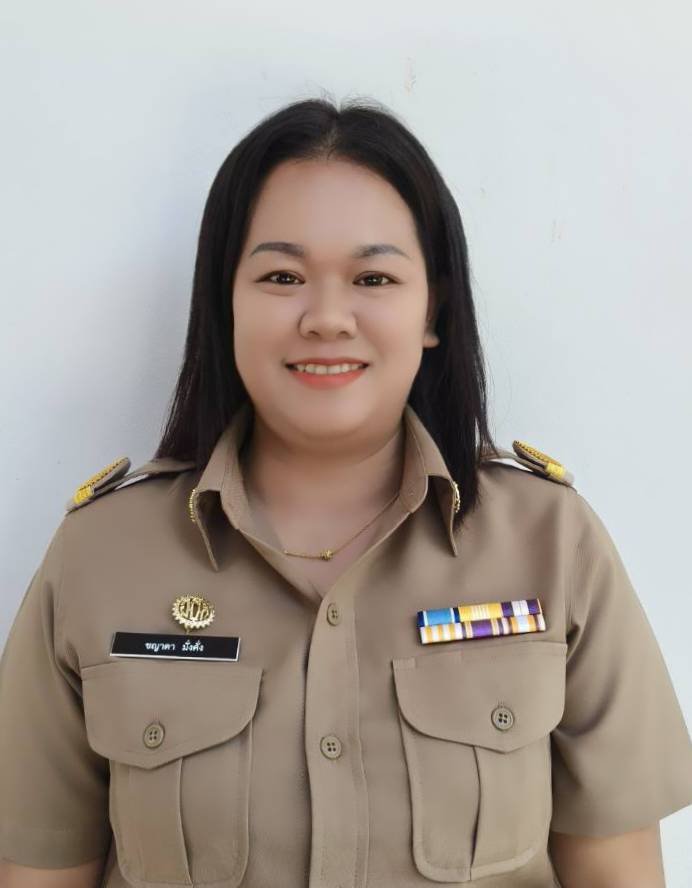 นางสาวชญาดา  มั่งคั่ง